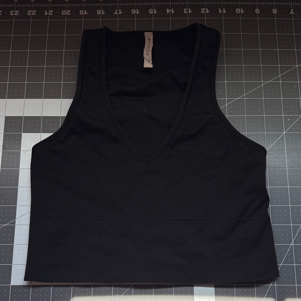 Athleta Aurora Ribbed V-Neck Black Crop Tank Top